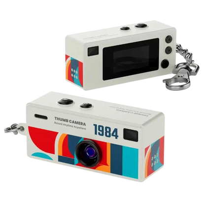 Mini Vintage Camera 1984 – Retro Keychain